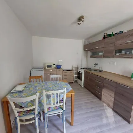 Dom V Centre Piestan *